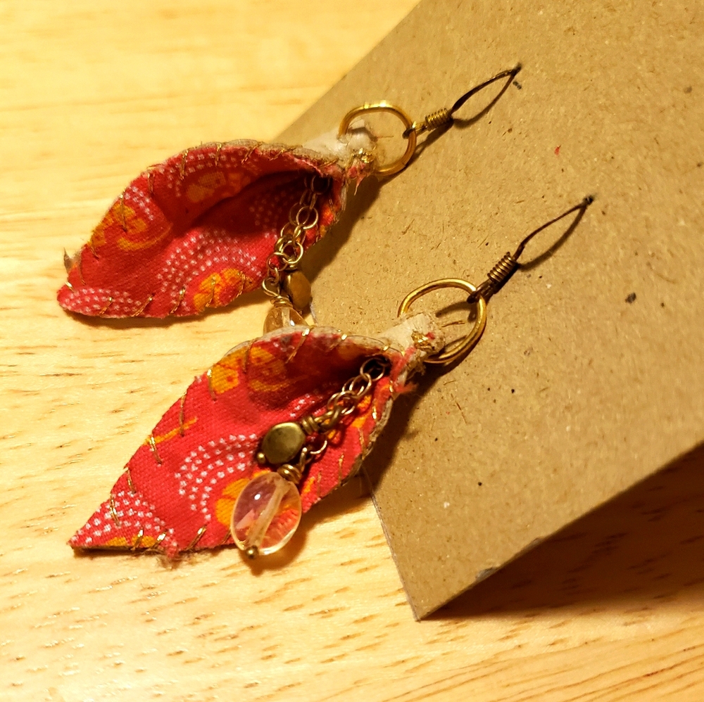 NWOT Handmade leather leaf earrings